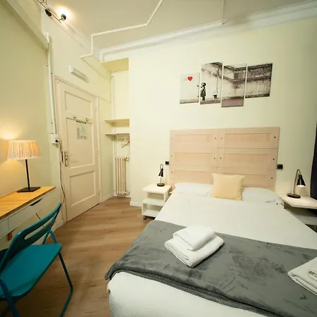 Wow Hostel Barcelona Exterior foto